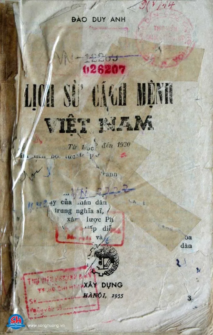 Ảnh bìa của Sách Lịch sử cách mệnh Việt Nam