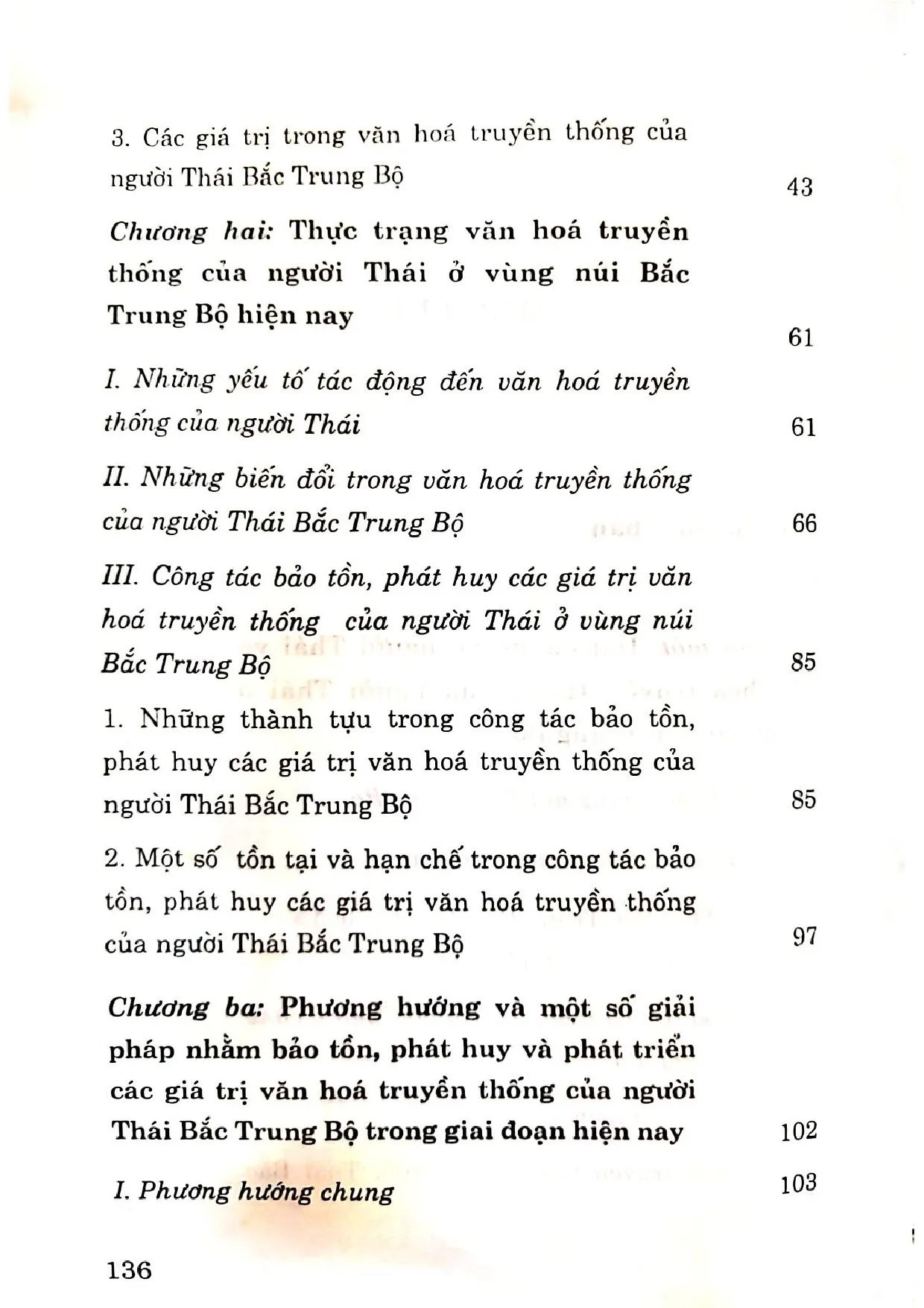 Mục lục chi tiết trang 1 sách Bảo tồn và phát triển văn hóa truyền thống của người Thái vùng núi Bắc trung bộ hiện nay