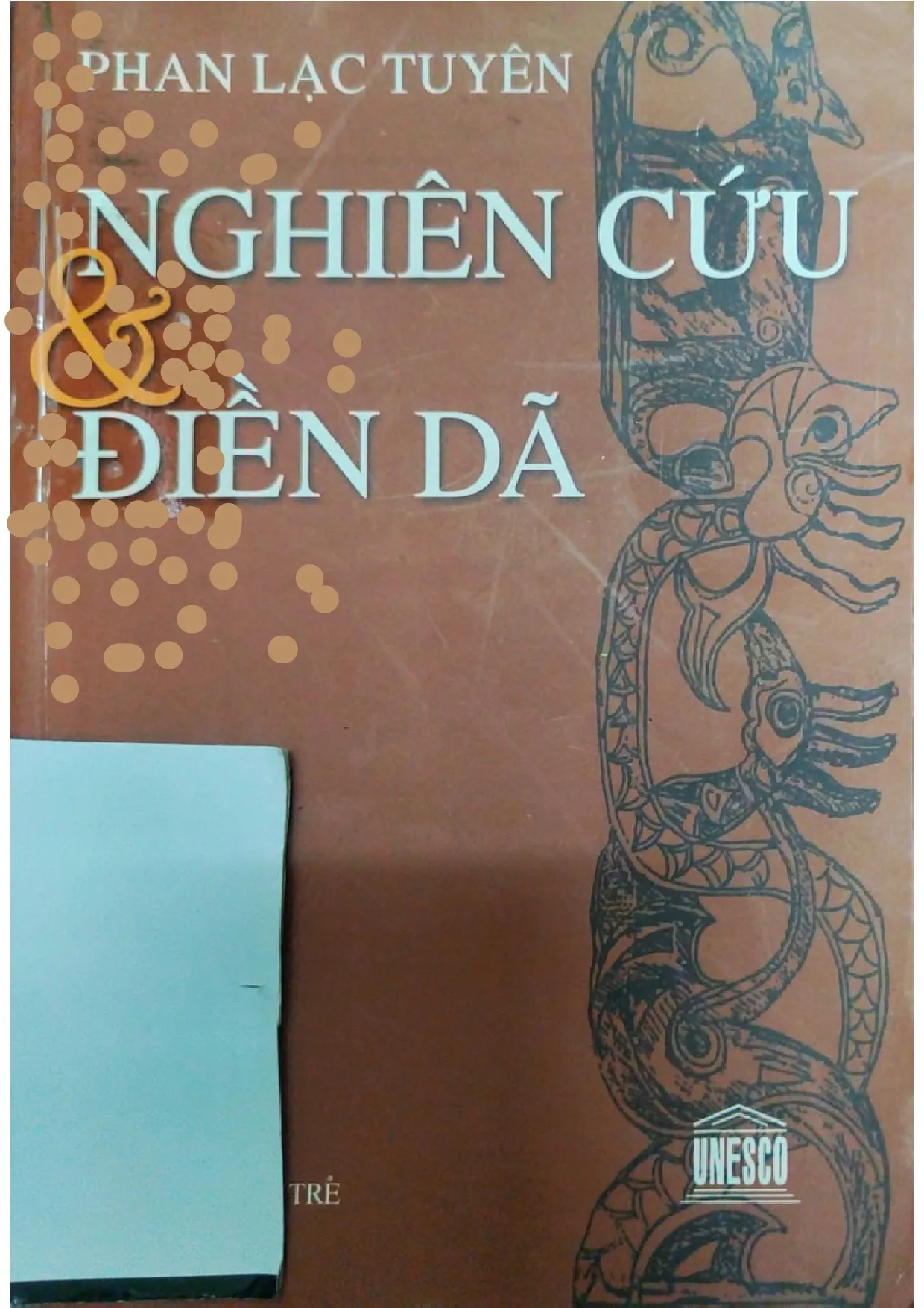Ảnh bìa của Nghiên cứu và điền dã