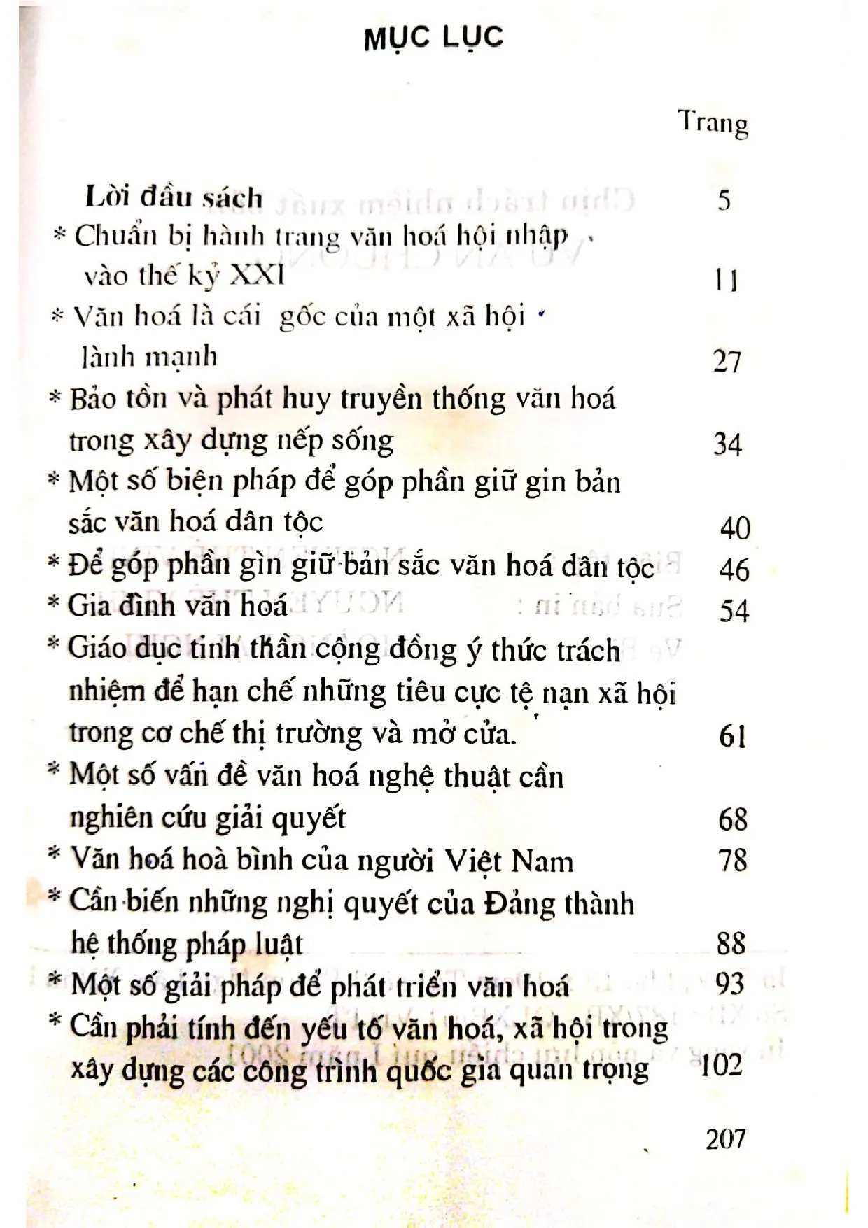Trang bìa chính thức sách Hành trang văn hóa