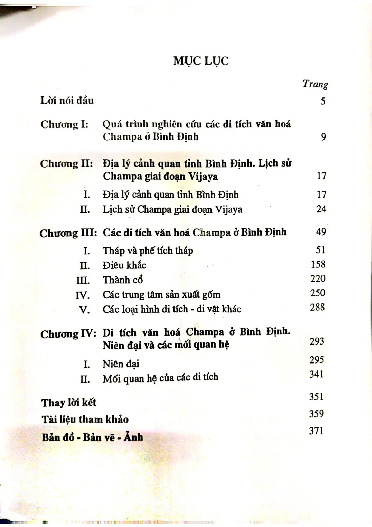 Trang bìa chính thức sách Di tích văn hóa Champa ở Bình Định