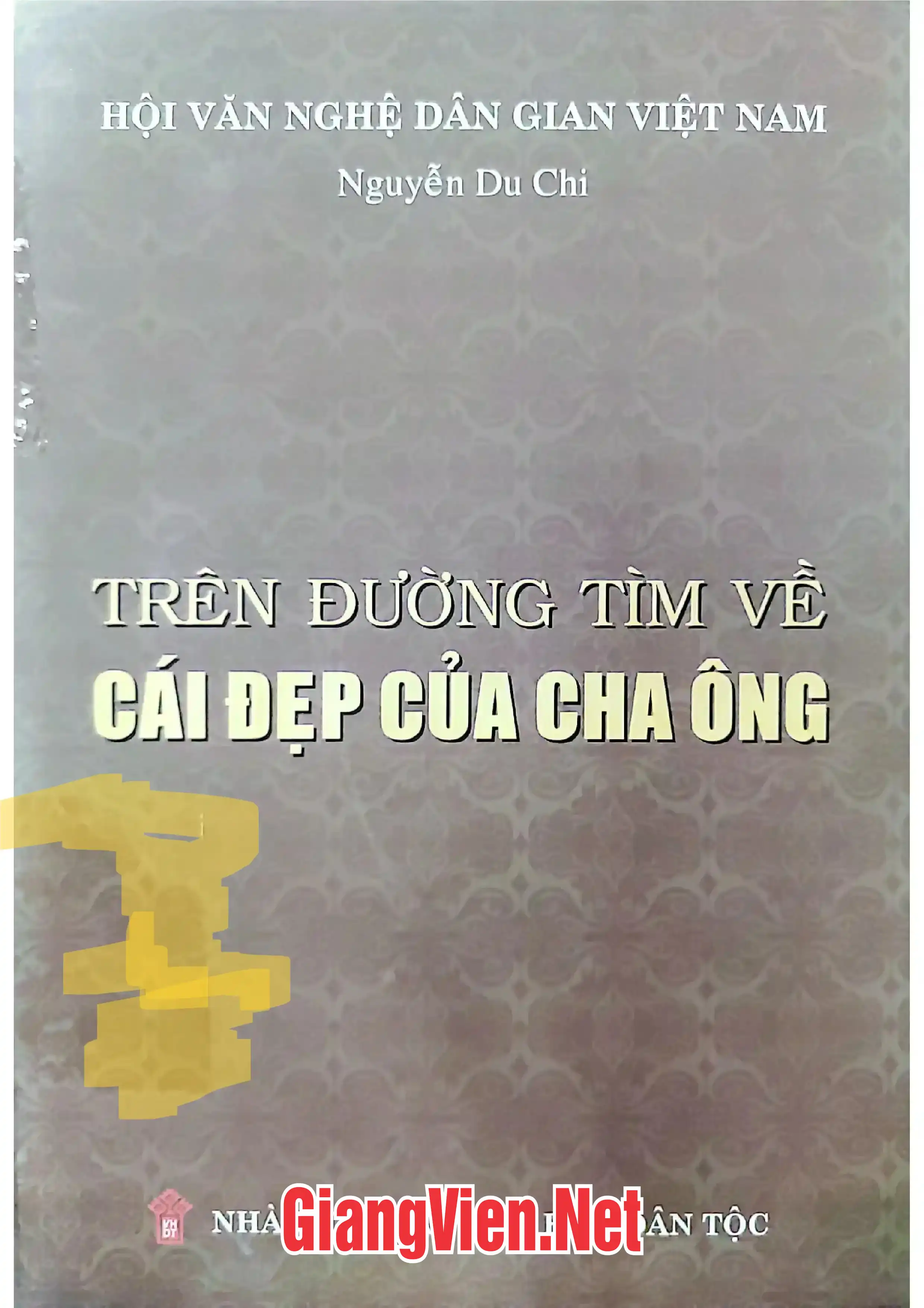 Ảnh bìa của Trên đường tìm về cái đẹp của cha ông