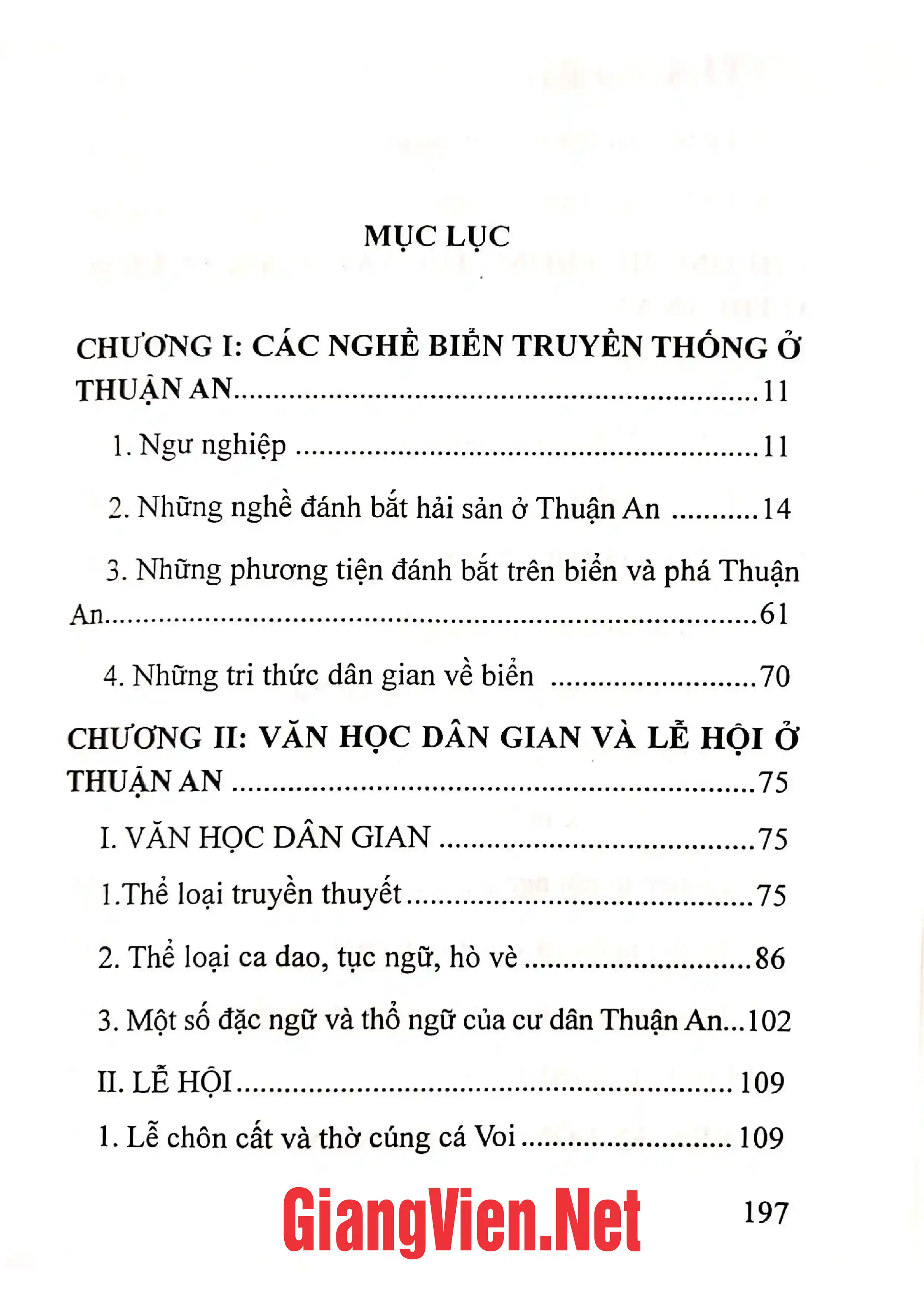 Trang bìa chính thức sách Văn hóa truyền thống vùng biển Thuận An