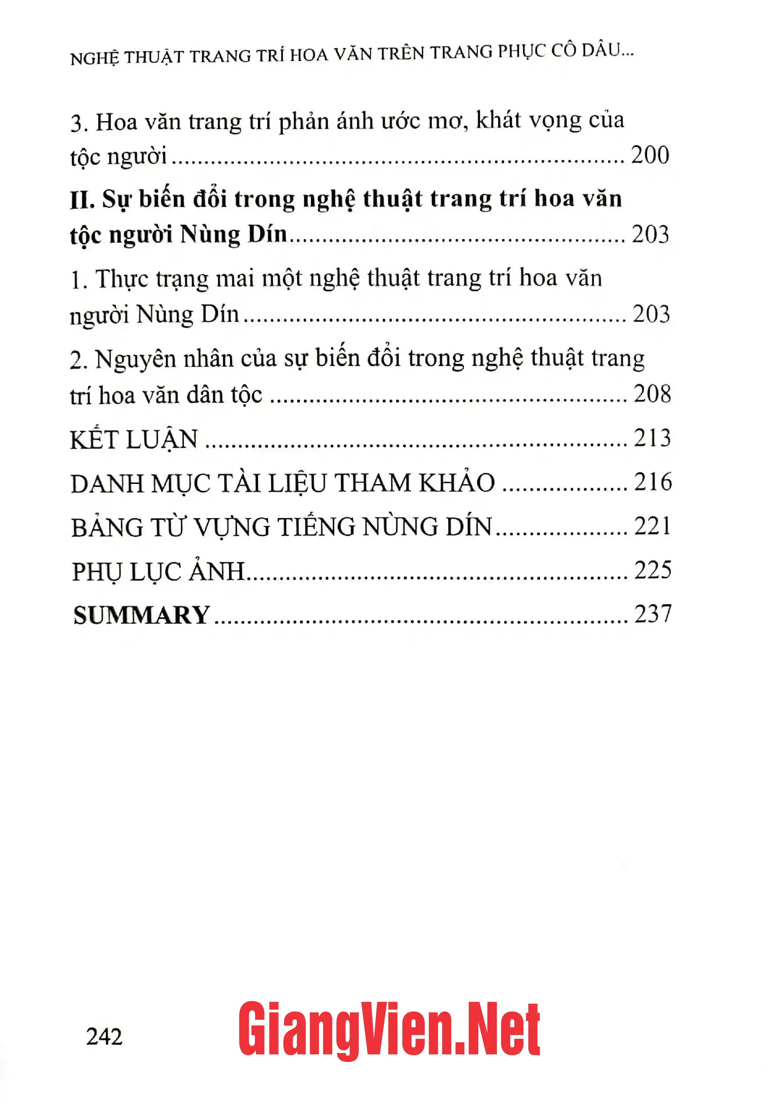 Ảnh minh họa nội dung cuốn sách: Nghệ thuật trang trí hoa văn trên trang phục cô dâu và đồ dùng cho trẻ em của người Nùng Dín ở Lào Cai.
