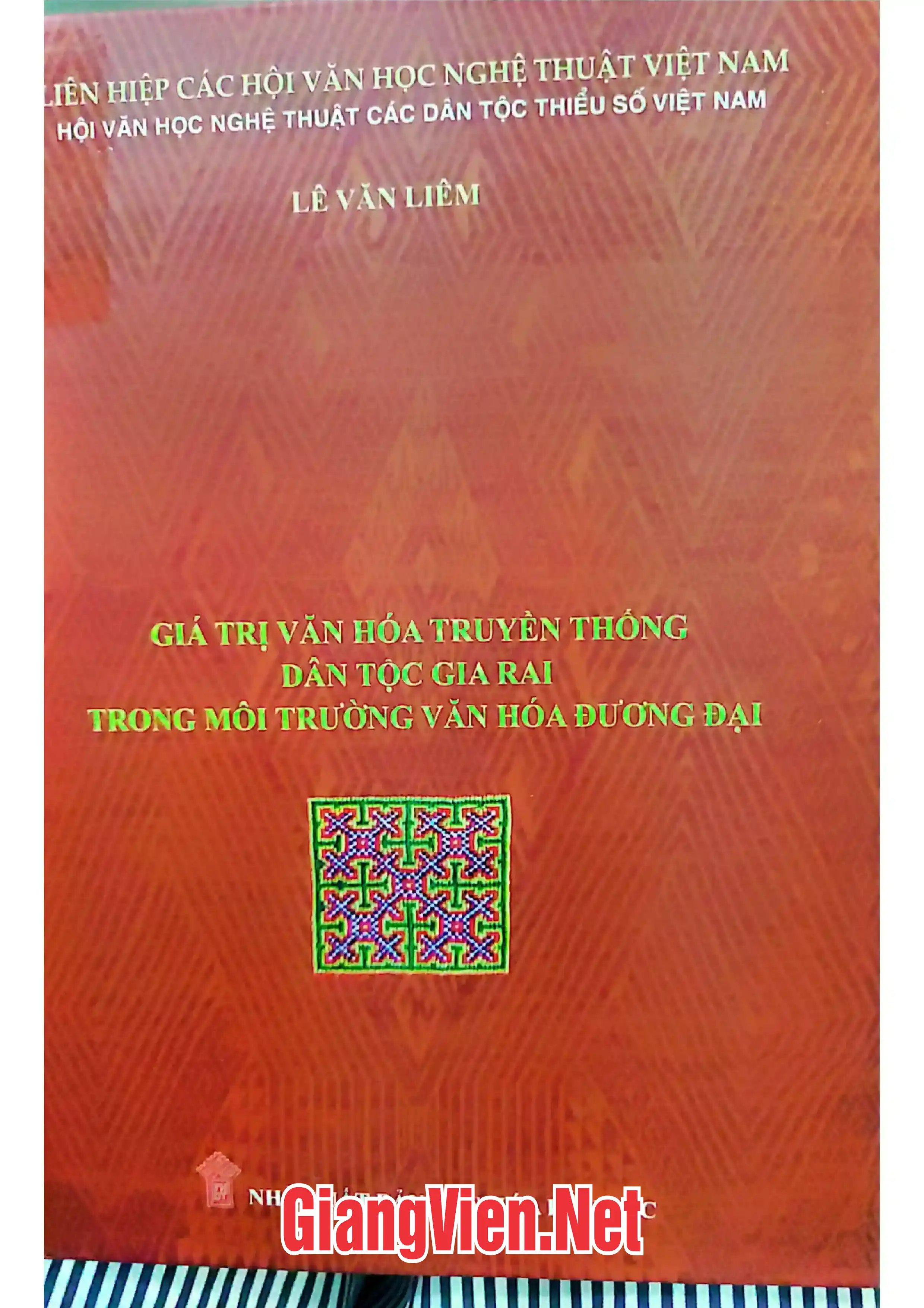 Ảnh bìa của Giá trị văn hóa truyền thống dân tộc Gia Rai trong môi trường văn hóa đương đại