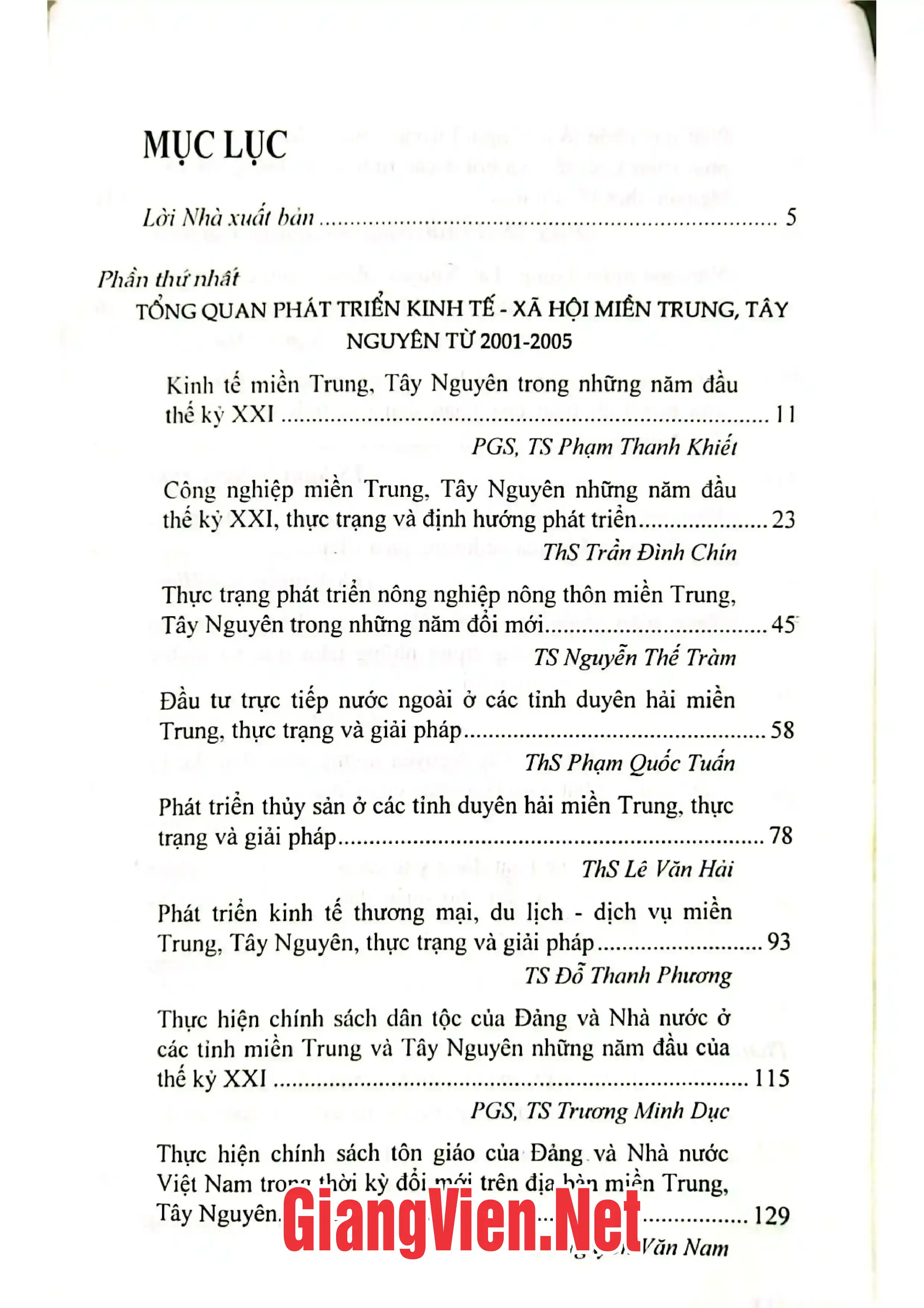Trang bìa chính thức sách Kinh tế - xã hội các tỉnh miền Trung, Tây Nguyên những năm đầu thế kỷ XXI thực trạng và xu hướng phát triển