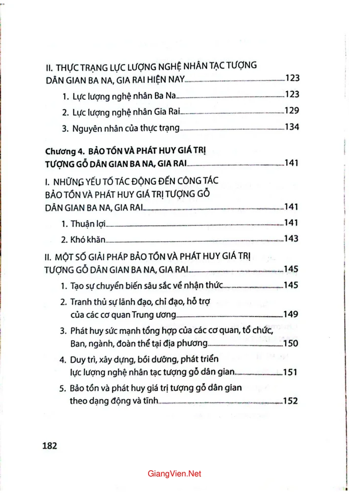 Trang 3 - Ảnh minh họa nội dung sách Tượng gỗ dân gian các dân tộc người Ba Na, Gia rai