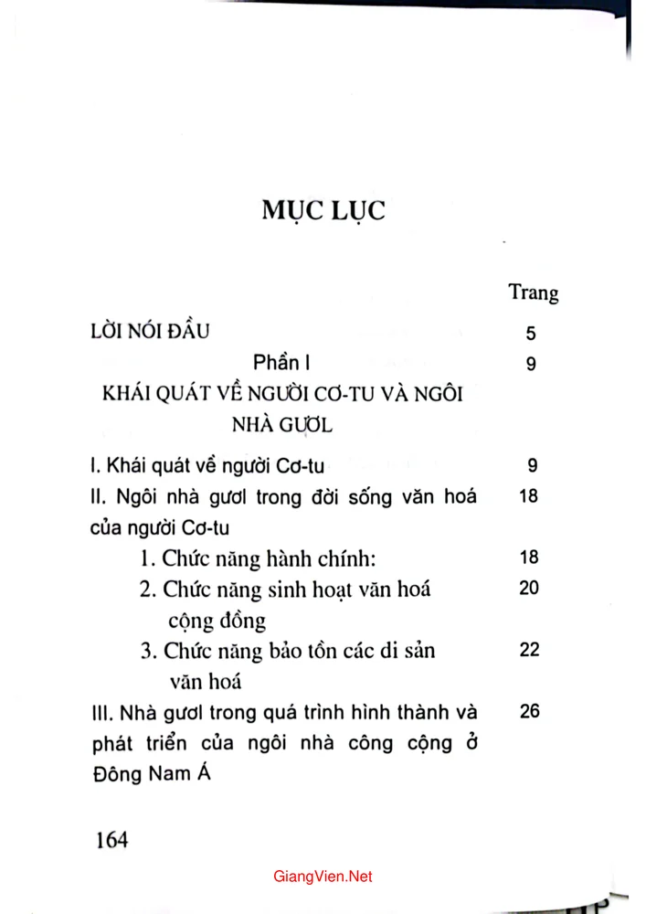 Trang bìa chính thức sách Nhà Gươi của người Cơ tu