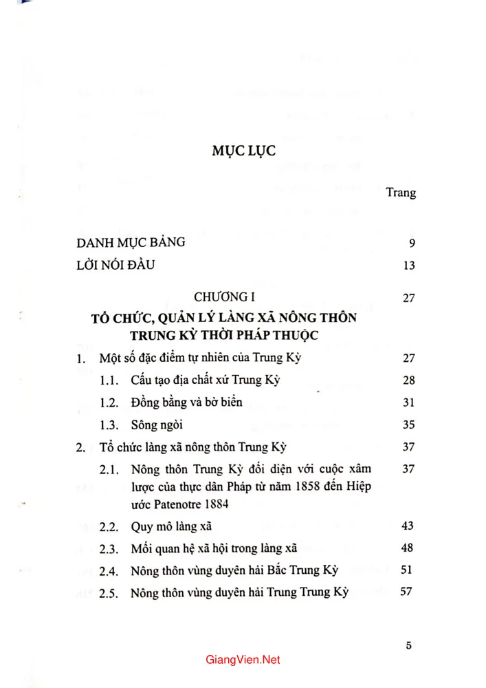 Trang bìa chính thức sách Nông thôn Trung kỳ từ năm 1858 đến năm 1945