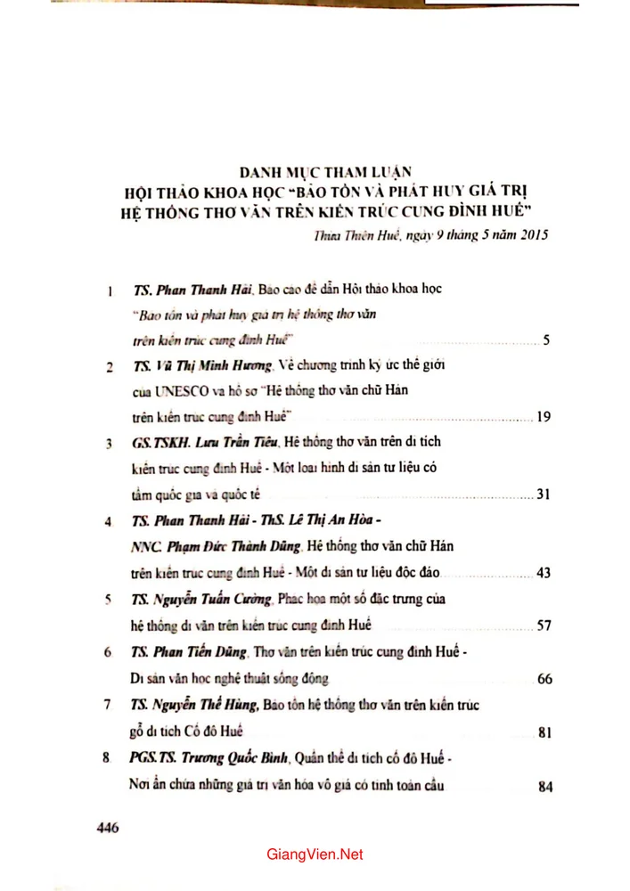 Trang 1 - Ảnh minh họa nội dung sách Bảo tồn và phát huy giá trị hệ thống thơ văn trên kiến trúc cung đình Huế