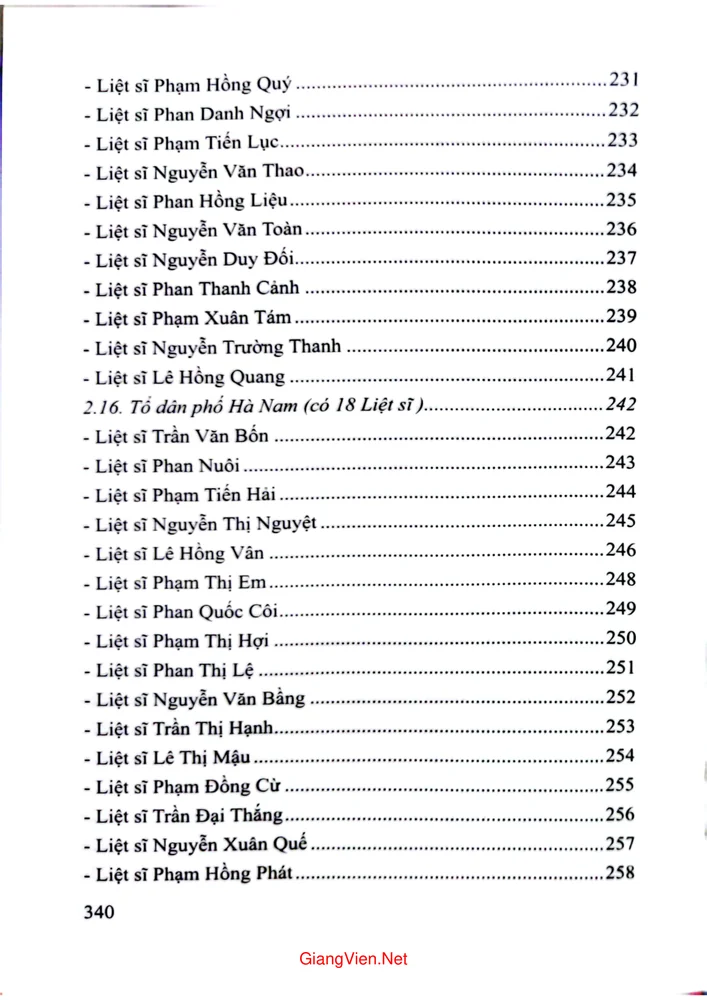 Trang 8 - Ảnh minh họa nội dung sách Kỷ yếu Liệt sĩ Bà mẹ Việt Nam anh hùng thị trấn Nghèn