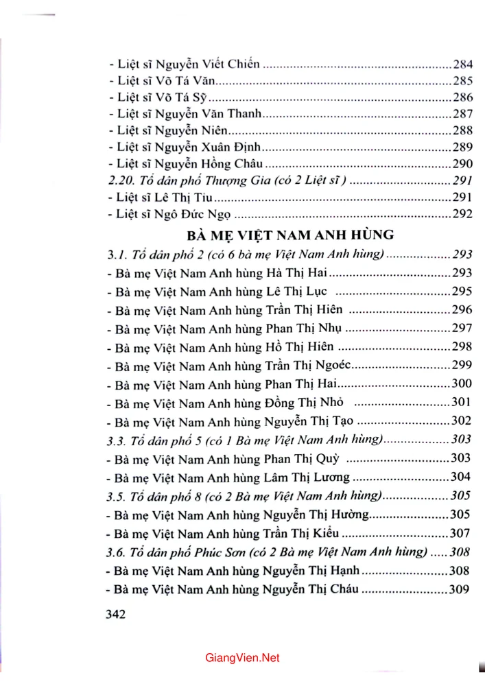 Trang 10 - Ảnh minh họa nội dung sách Kỷ yếu Liệt sĩ Bà mẹ Việt Nam anh hùng thị trấn Nghèn