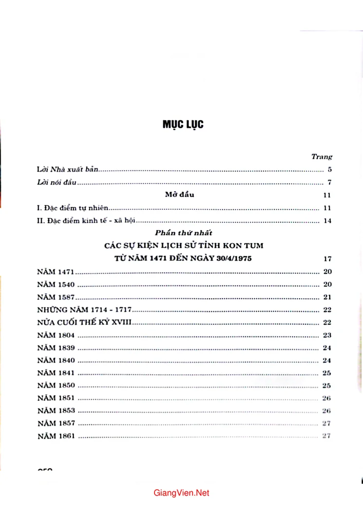 Trang bìa chính thức sách Biên niên sự kiện lịch sử tỉnh Kon tum 1471 - 2021