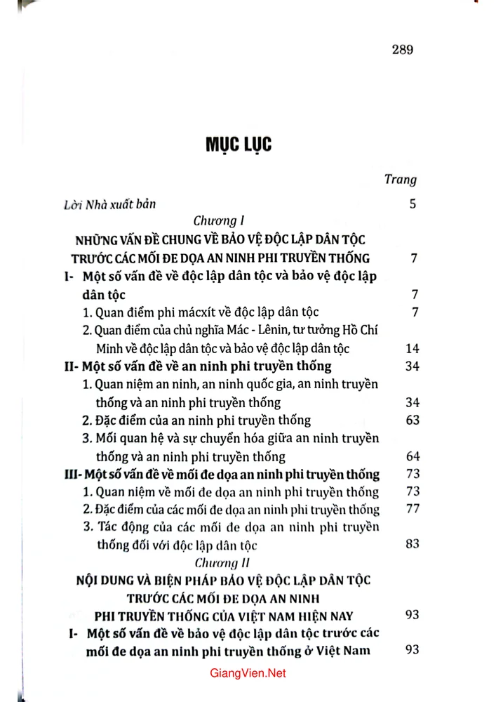 Trang bìa chính thức sách Bảo vệ độc lập dân tộc của Việt Nam trước các mối đe dọa an ninh phi truyền thống