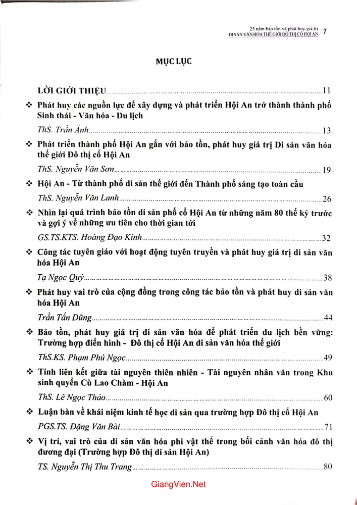 Trang 1 - Ảnh minh họa nội dung sách Di sản văn hóa Hội An 25 năm bảo tồn và phát huy giá trị