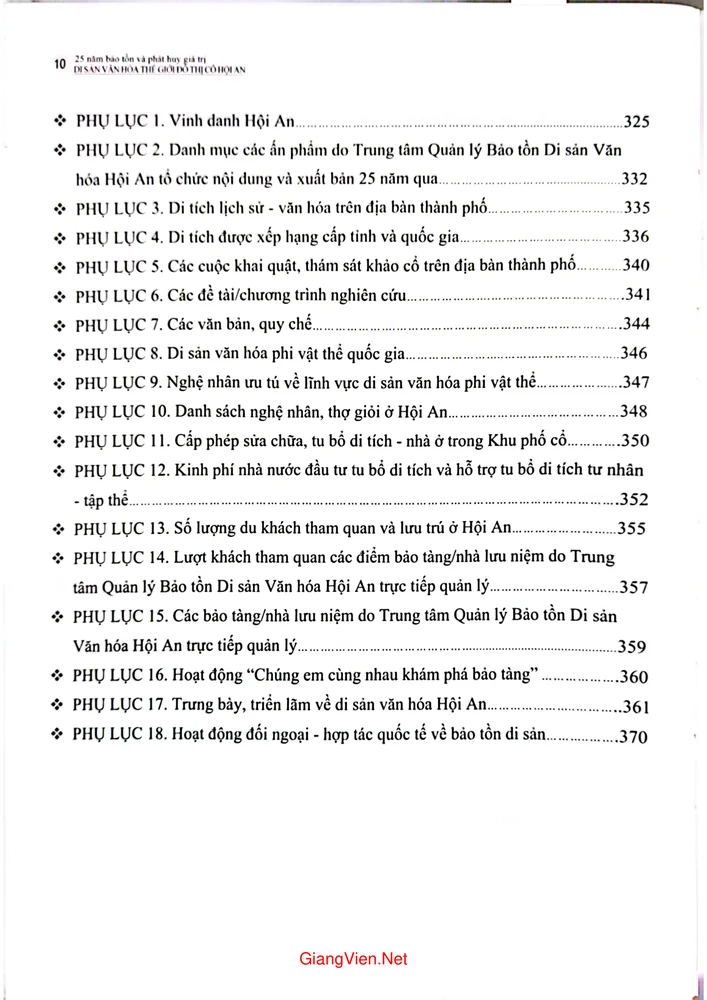 Trang 4 - Ảnh minh họa nội dung sách Di sản văn hóa Hội An 25 năm bảo tồn và phát huy giá trị
