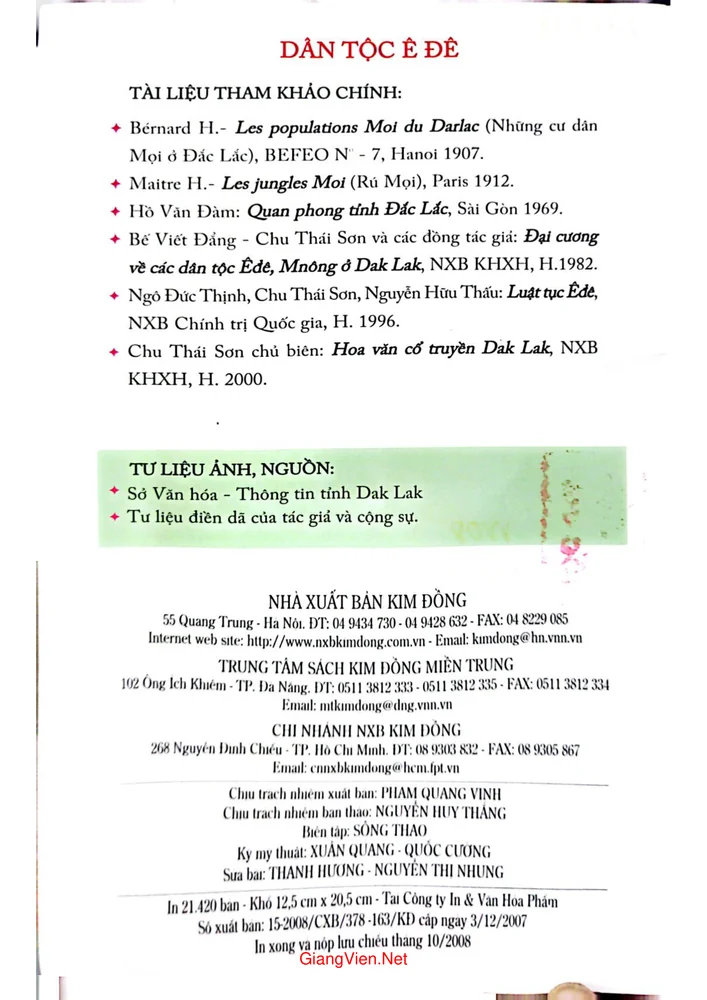 Trang bìa chính thức sách Dân tộc Ê đê
