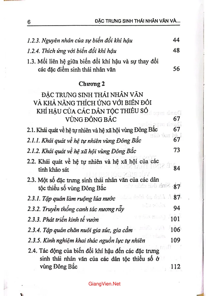 Trang 2 - Ảnh minh họa nội dung sách Đặc trưng sinh thái nhân văn và khả năng thích ứng với biến đổi khí hậu của một số cộng đồng dân tộc thiểu số ở vùng núi đông bắc 