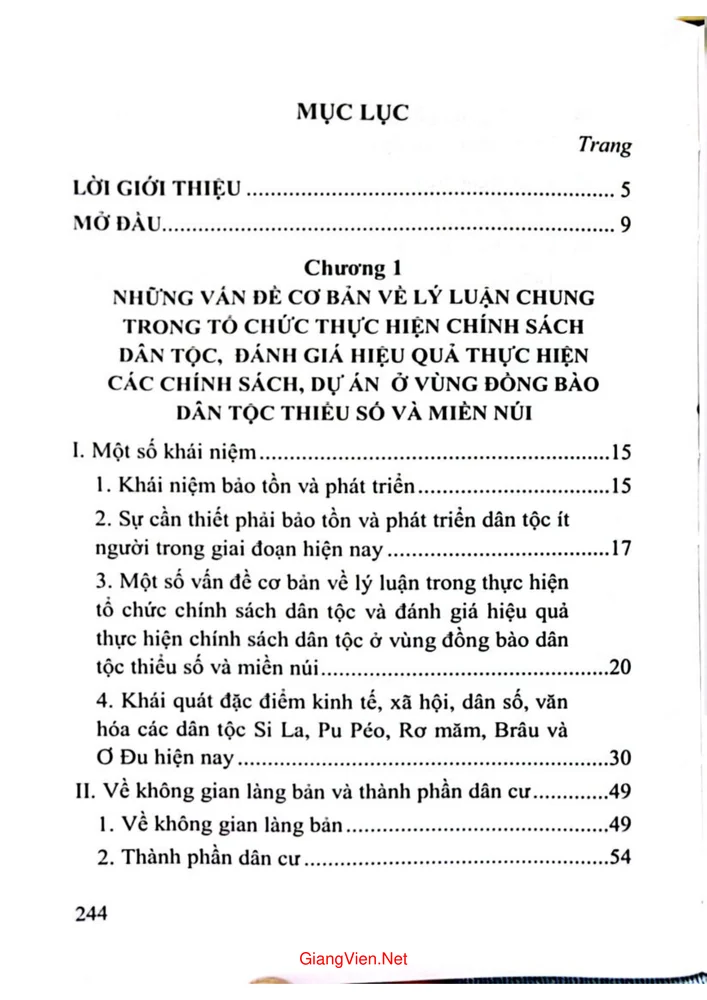 Trang 1 - Ảnh minh họa nội dung sách Bảo tồn và phát triển một số dân tộc rất ít người ở Việt Nam