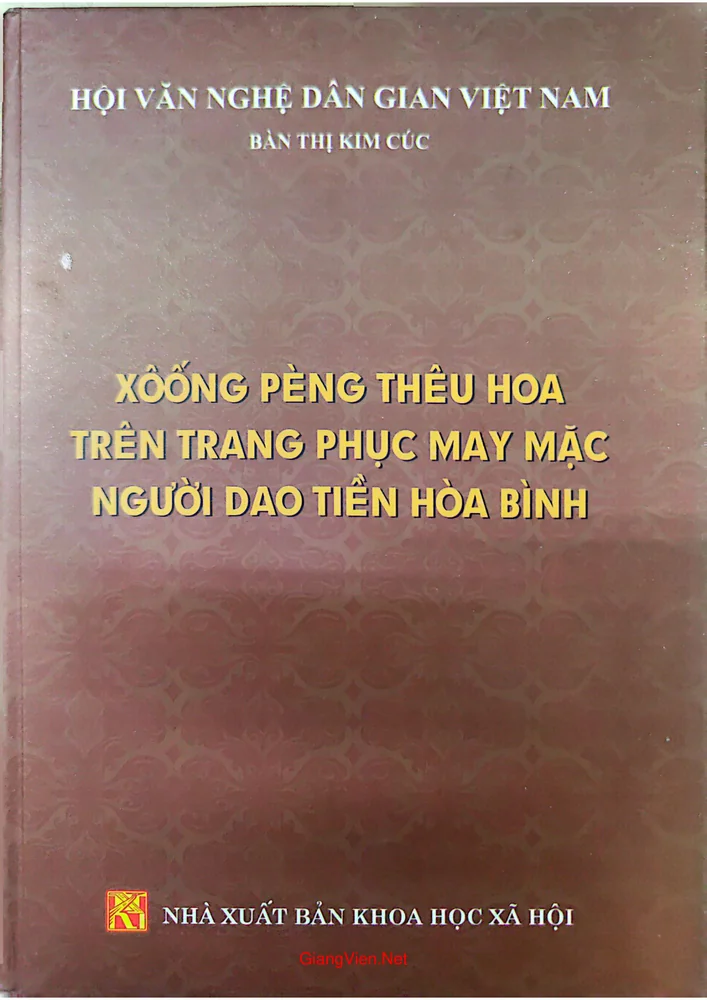 Xôống Lừng thêu hoa trên trang phục may mặc người Dao Tiền Hòa Bình