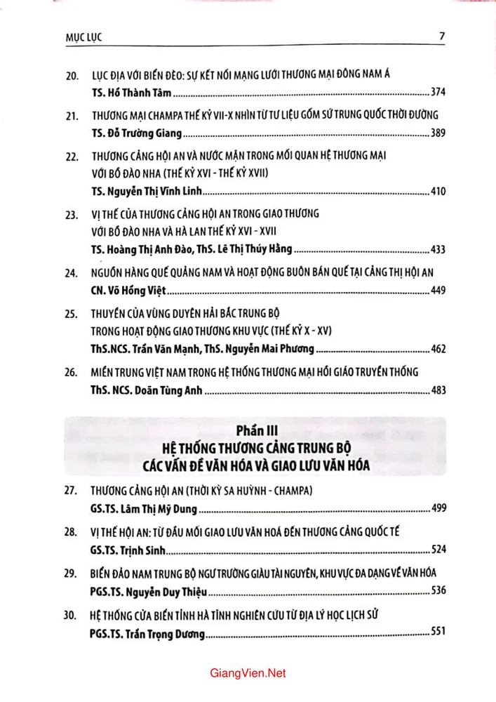 Trang 3 - Ảnh minh họa nội dung sách Hệ thống thương cảng Trung Bộ Việt Nam tiềm năng, vị thế và các mối giao lưu vùng, liên vùng