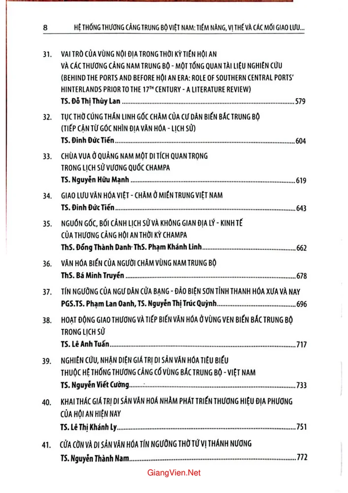 Trang 4 - Ảnh minh họa nội dung sách Hệ thống thương cảng Trung Bộ Việt Nam tiềm năng, vị thế và các mối giao lưu vùng, liên vùng