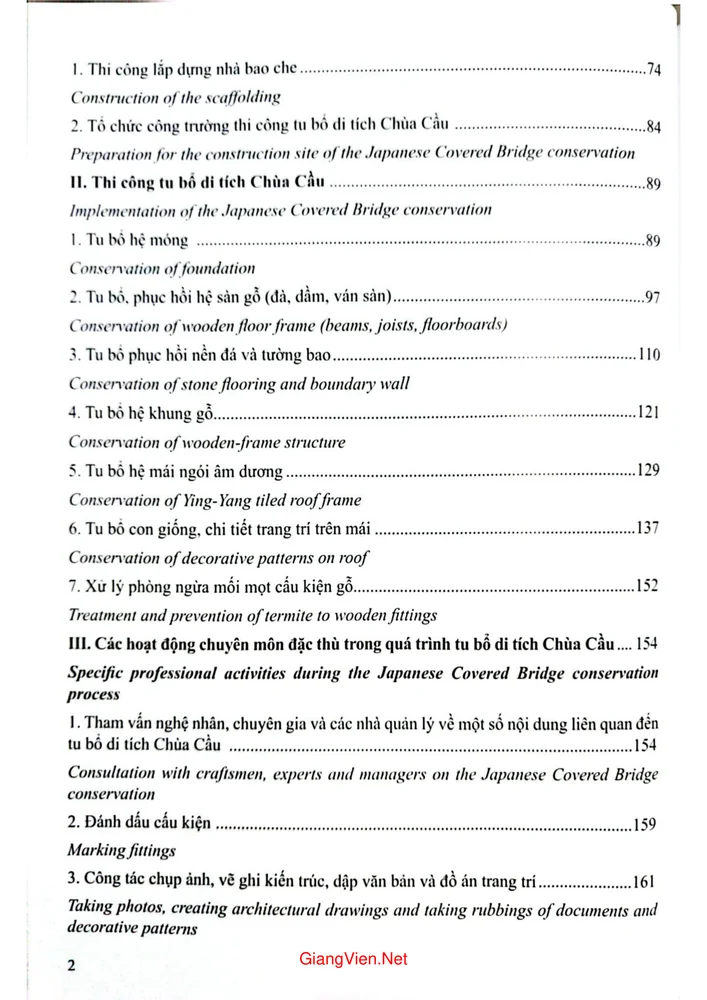 Trang 2 - Ảnh minh họa nội dung sách Tu bổ di tích chùa Cầu