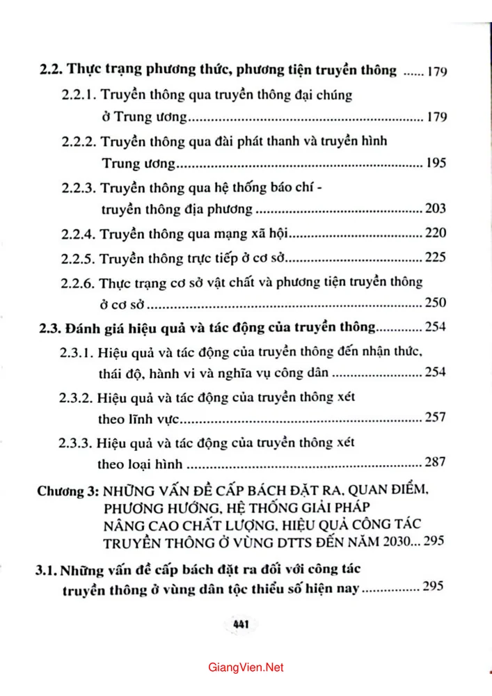 Trang 3 - Ảnh minh họa nội dung sách Giải pháp nâng cao hiệu quả truyền thông cho đồng bào dân tộc hiện nay