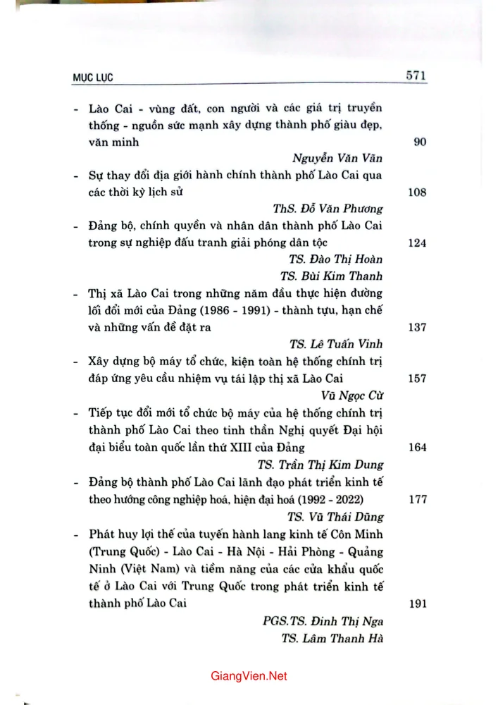 Trang 2 - Ảnh minh họa nội dung sách Thành phố Lào Cai 30 năm tái lập, xây dựng hội nhập và phát triển 1992 đến 2022
