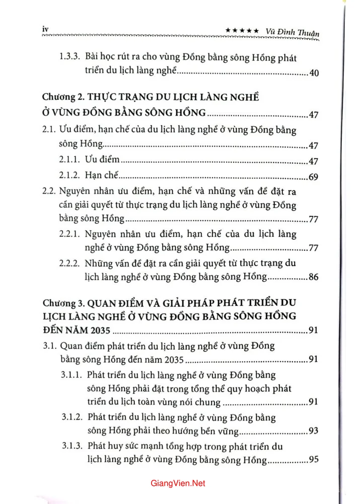 Trang 2 - Ảnh minh họa nội dung sách Phát triển du lịch làng nghề ở vùng Đồng bằng sông Hồng