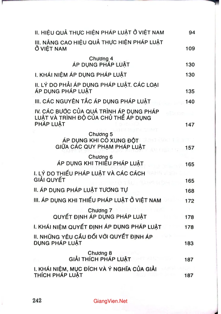 Trang 2 - Ảnh minh họa nội dung sách Thực hiện, áp dụng và giải thích pháp luật ở Việt Nam